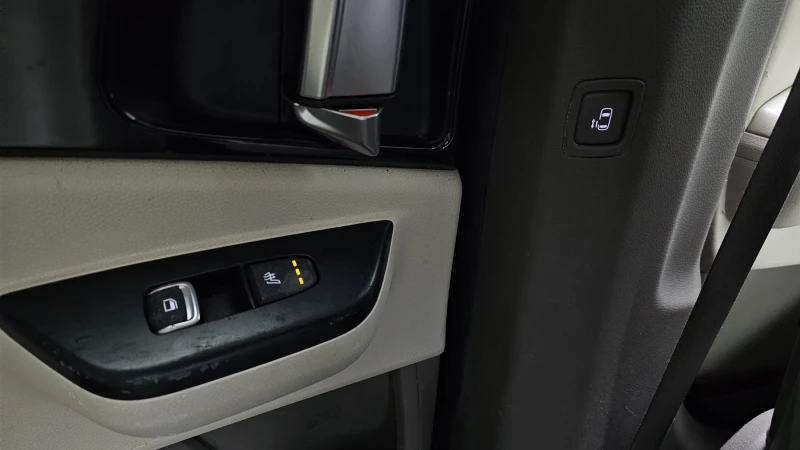 Kia Carnival 4th generation 9 Seater, снимка 16 - Автомобили и джипове - 52693431