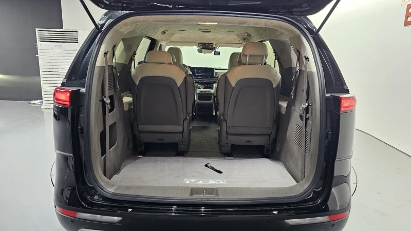 Kia Carnival 4th generation 9 Seater, снимка 17 - Автомобили и джипове - 52693431