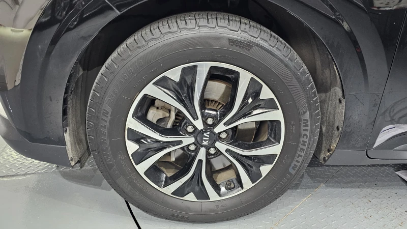 Kia Carnival 4th generation 9 Seater, снимка 3 - Автомобили и джипове - 52693431