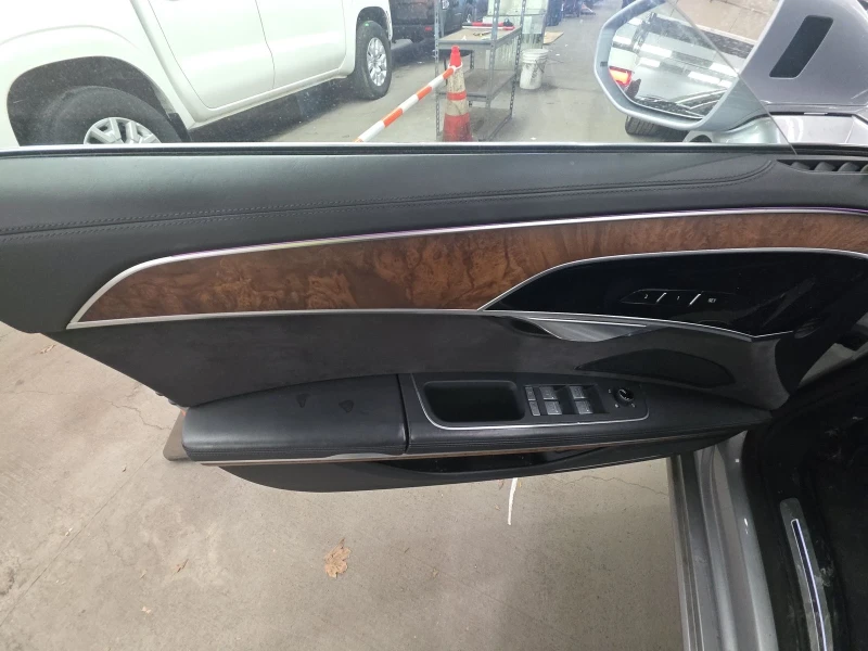Audi A8 L 3.0T, снимка 10 - Автомобили и джипове - 53490886