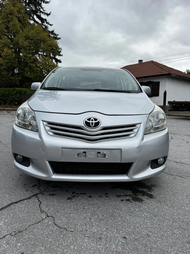 Toyota Verso 2.0 D-4-D Face, снимка 8 - Автомобили и джипове - 53557483