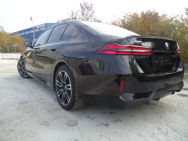 BMW 520 d xDrive Limousine M Sportpaket Pro ГАРАНЦИЯ, снимка 2 - Автомобили и джипове - 47775347