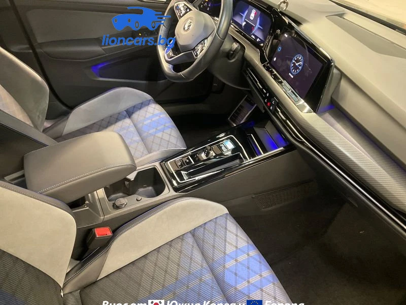 VW Golf VIII 2.0 TSI R 4Motion, снимка 13 - Автомобили и джипове - 53700804