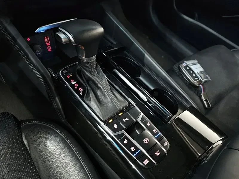 Kia K7, снимка 9 - Автомобили и джипове - 56689470