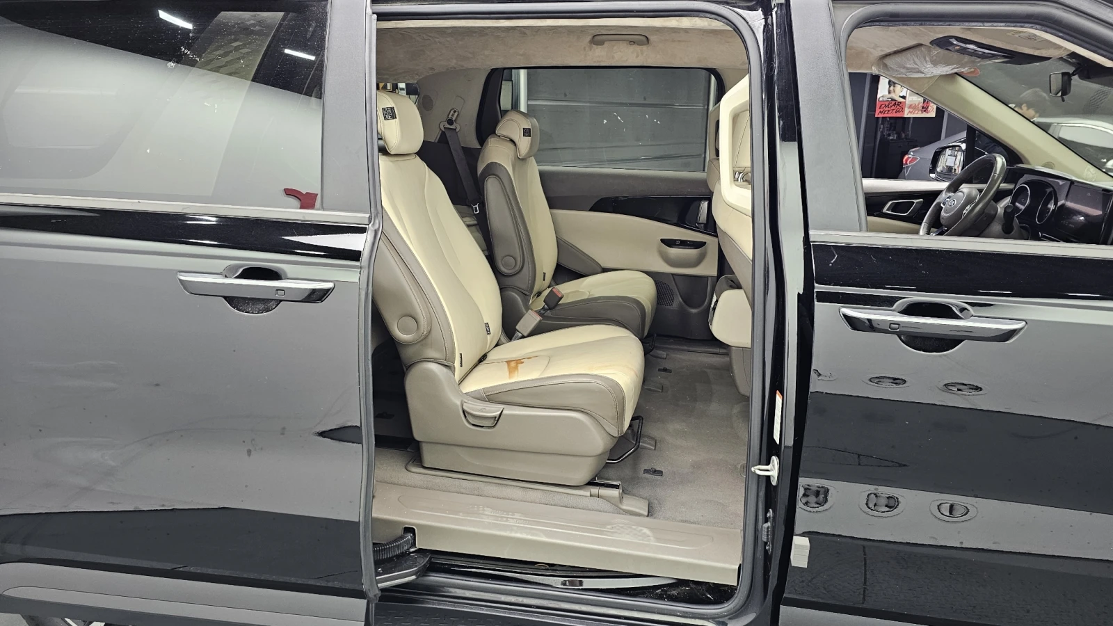 Kia Carnival 4th generation 9 Seater - изображение 9