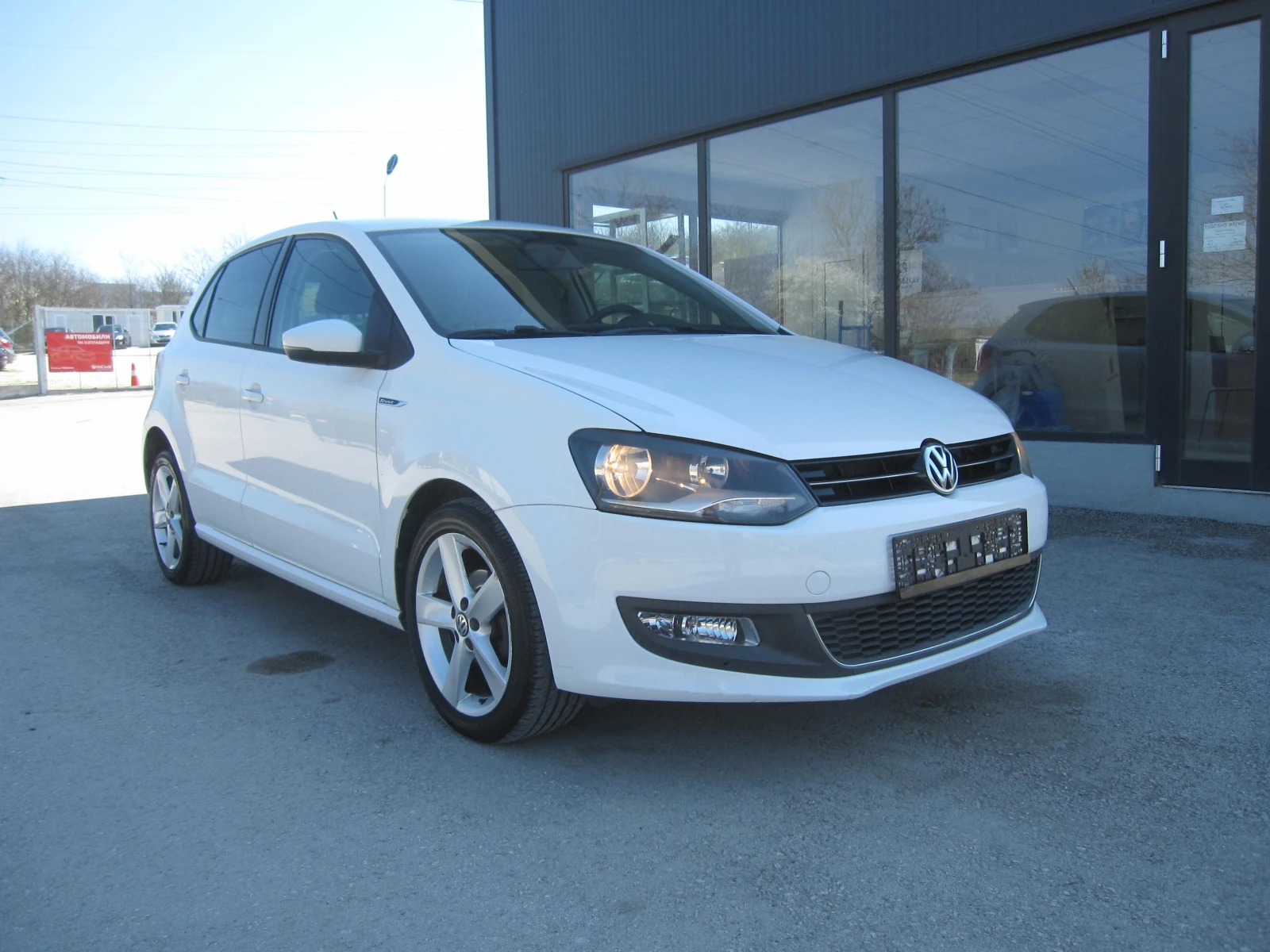 VW Polo 1, 6-Газ.HIGHLINE-SPORT, снимка 2 - Автомобили и джипове - 54097859
