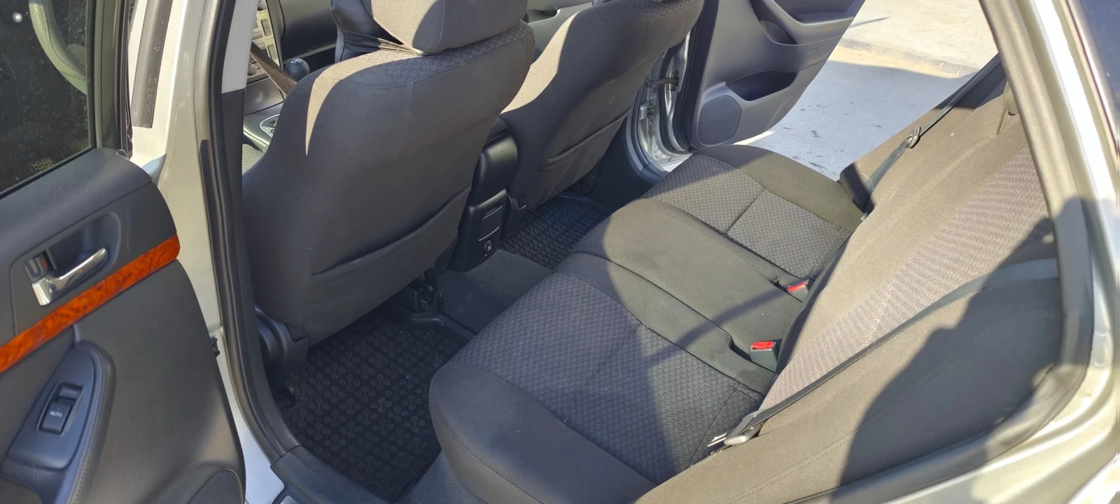 Toyota Avensis, снимка 5 - Автомобили и джипове - 54296965