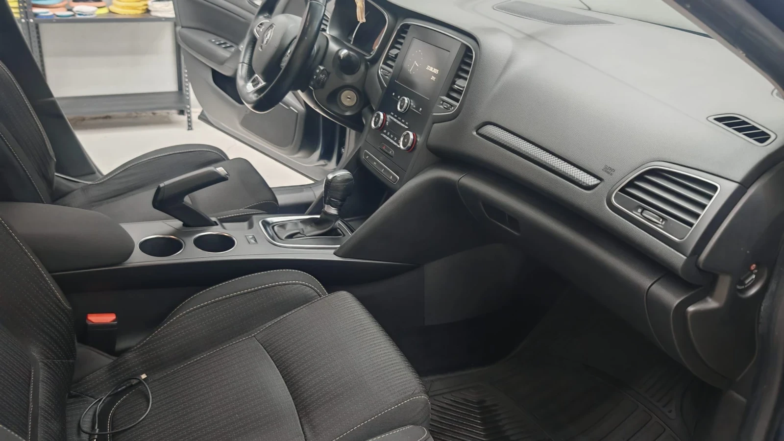 Renault Megane, снимка 9 - Автомобили и джипове - 54372242