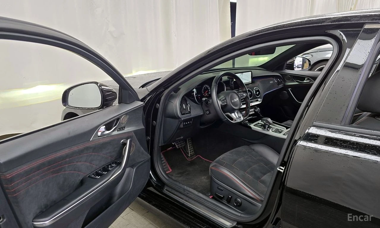 Kia Stinger 3.3* GT* ACRO EDITION* 360 КАМЕРИ* ОБДУХВАНЕ* ПАНО, снимка 8 - Автомобили и джипове - 54512863