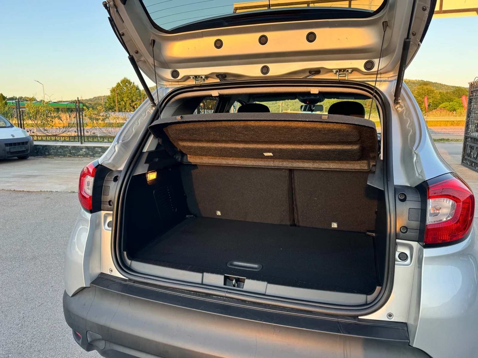 Renault Captur 1.5DCI ИТАЛИЯ, снимка 9 - Автомобили и джипове - 54757897