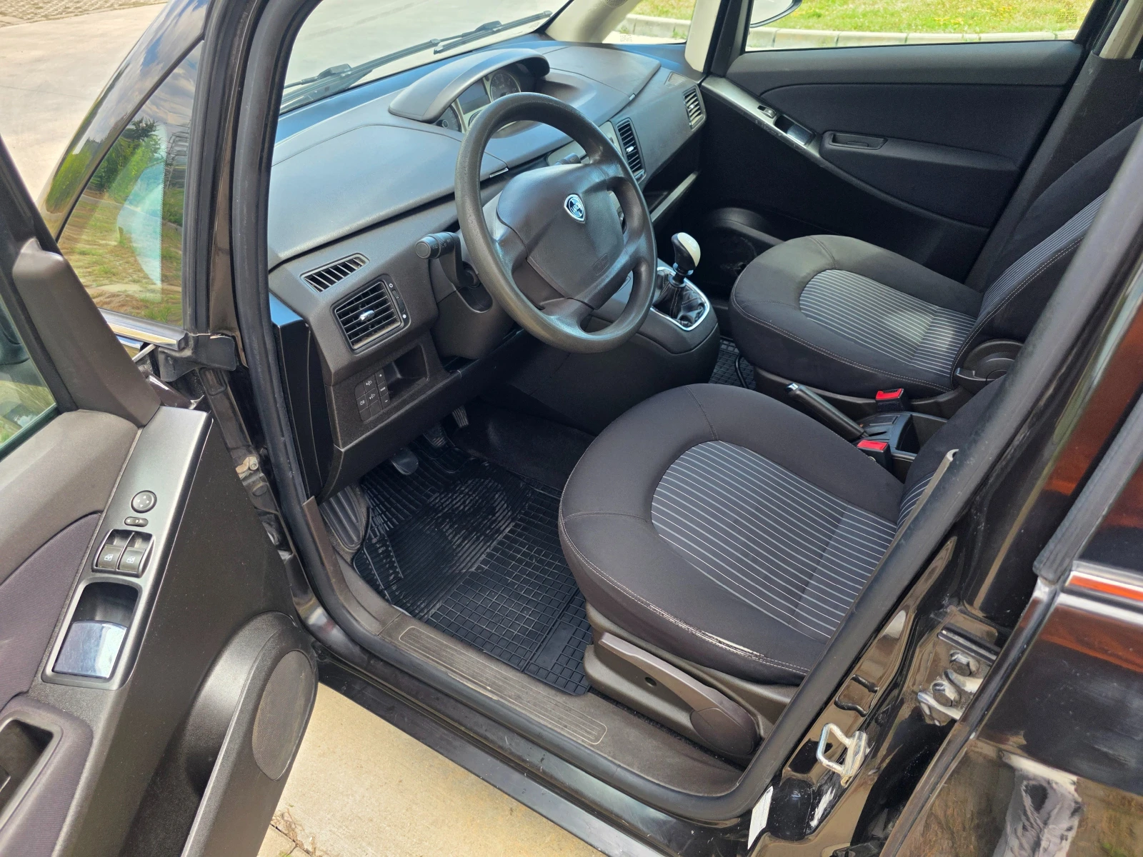 Lancia Musa 1.4i Facelift, снимка 7 - Автомобили и джипове - 55275524