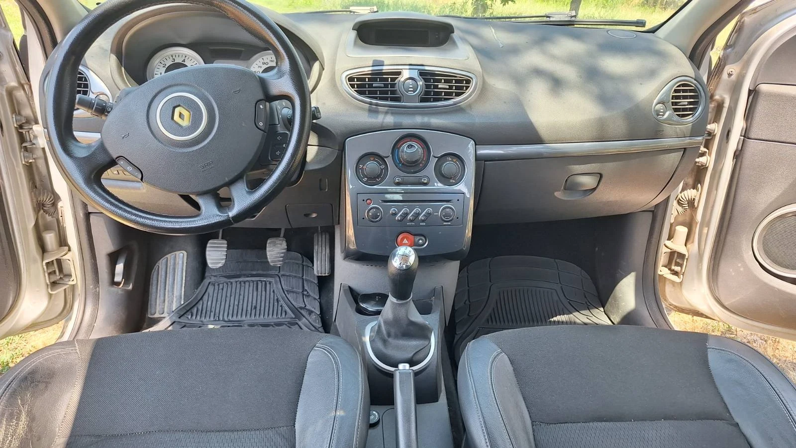 Renault Clio 1.2 Турбо бензин, снимка 7 - Автомобили и джипове - 55331360
