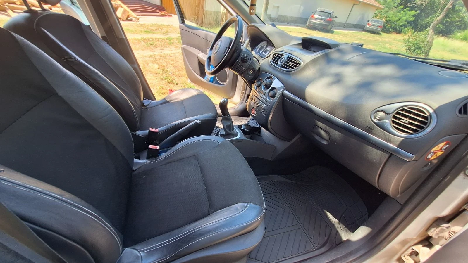 Renault Clio 1.2 Турбо бензин, снимка 10 - Автомобили и джипове - 55331360