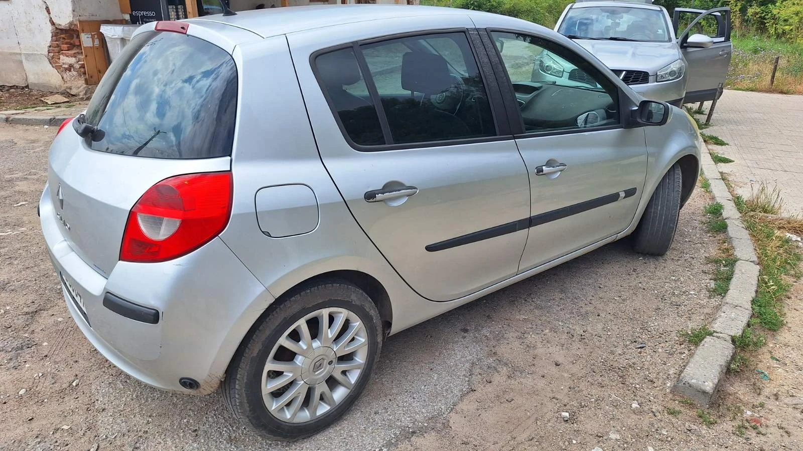 Renault Clio 1.2 Турбо бензин, снимка 4 - Автомобили и джипове - 55331360