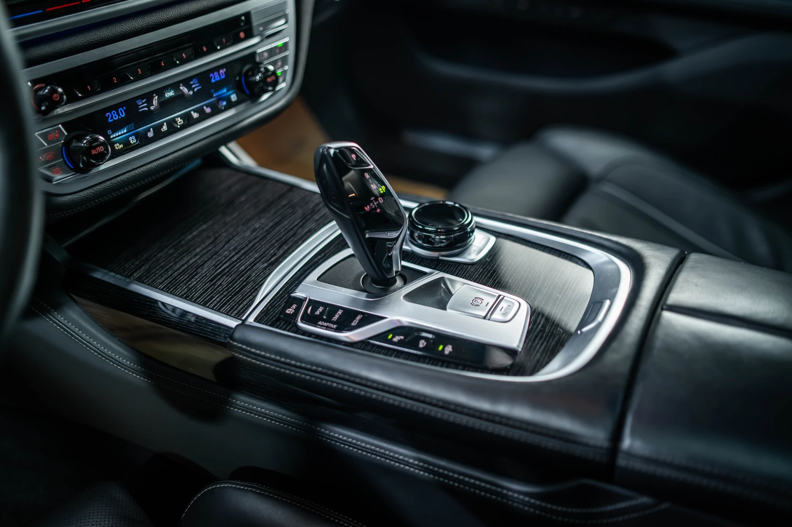 BMW 740 d xDrive* Laser* Massage, снимка 9 - Автомобили и джипове - 55406497