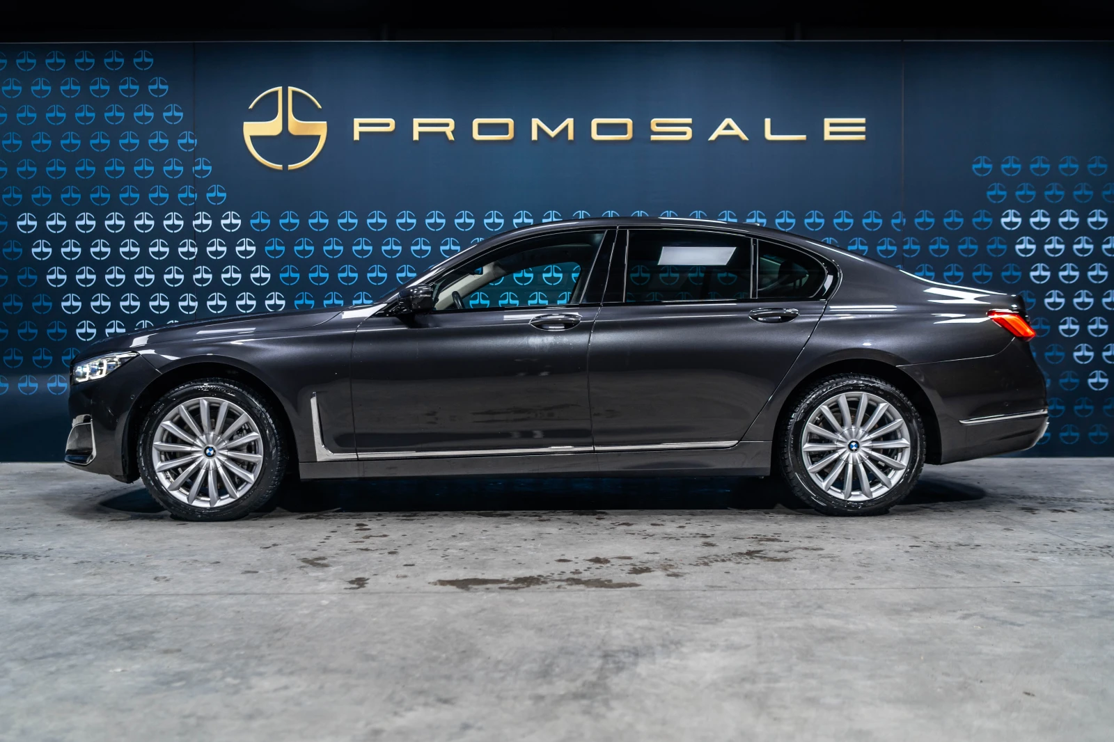 BMW 740 d xDrive* Laser* Massage, снимка 3 - Автомобили и джипове - 55406497