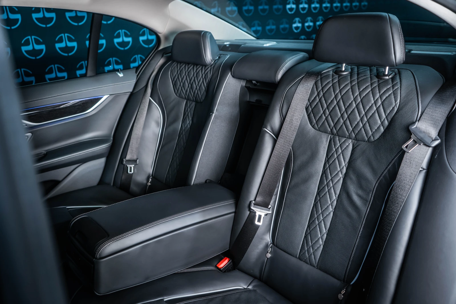 BMW 740 d xDrive* Laser* Massage, снимка 16 - Автомобили и джипове - 55406497
