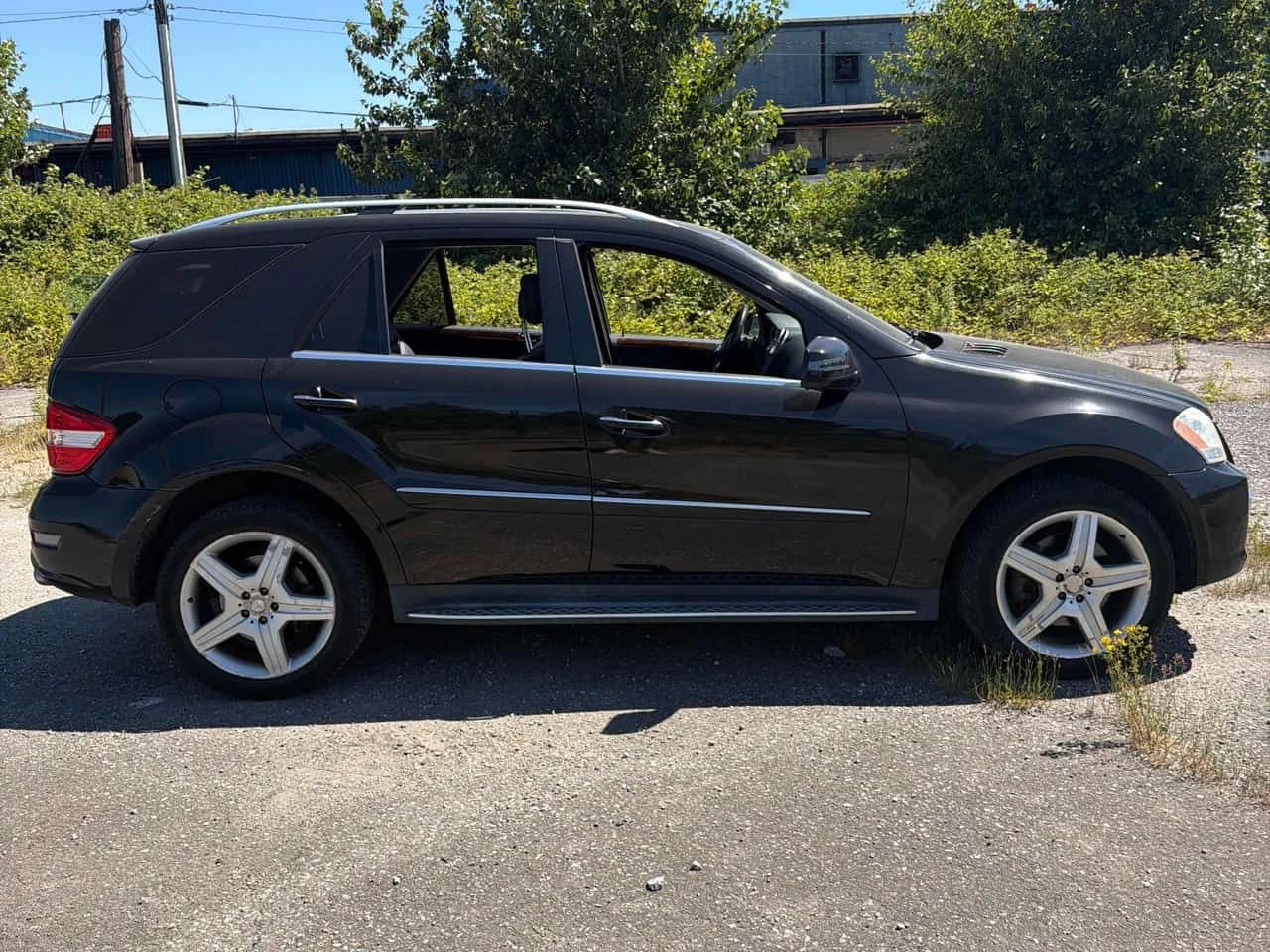 Mercedes-Benz ML 550 ОБДУХВАНЕ| ПАНОРАМА| KEYLESS| CARFAX, снимка 3 - Автомобили и джипове - 55561701