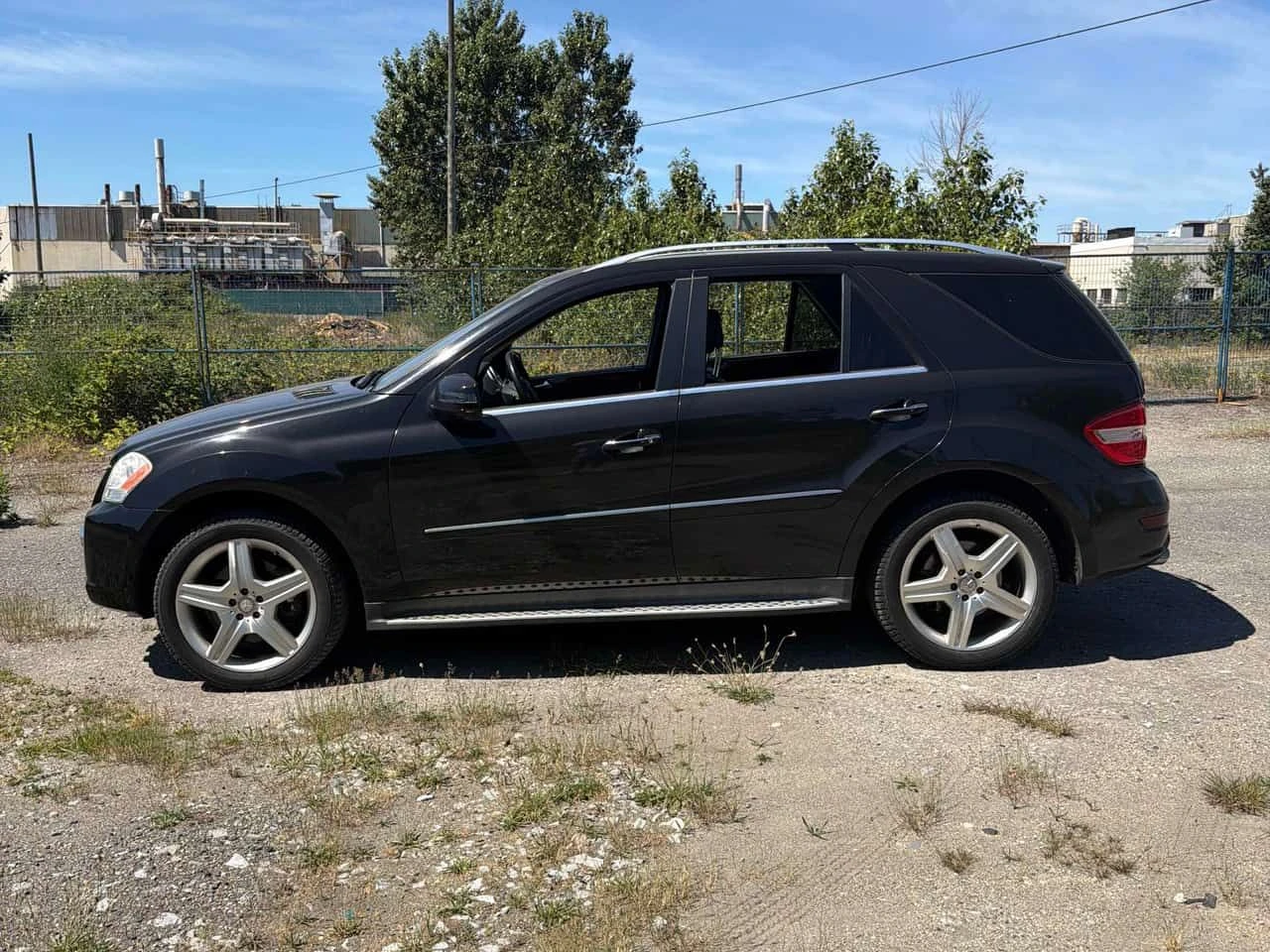 Mercedes-Benz ML 550 ОБДУХВАНЕ| ПАНОРАМА| KEYLESS| CARFAX, снимка 2 - Автомобили и джипове - 55561701