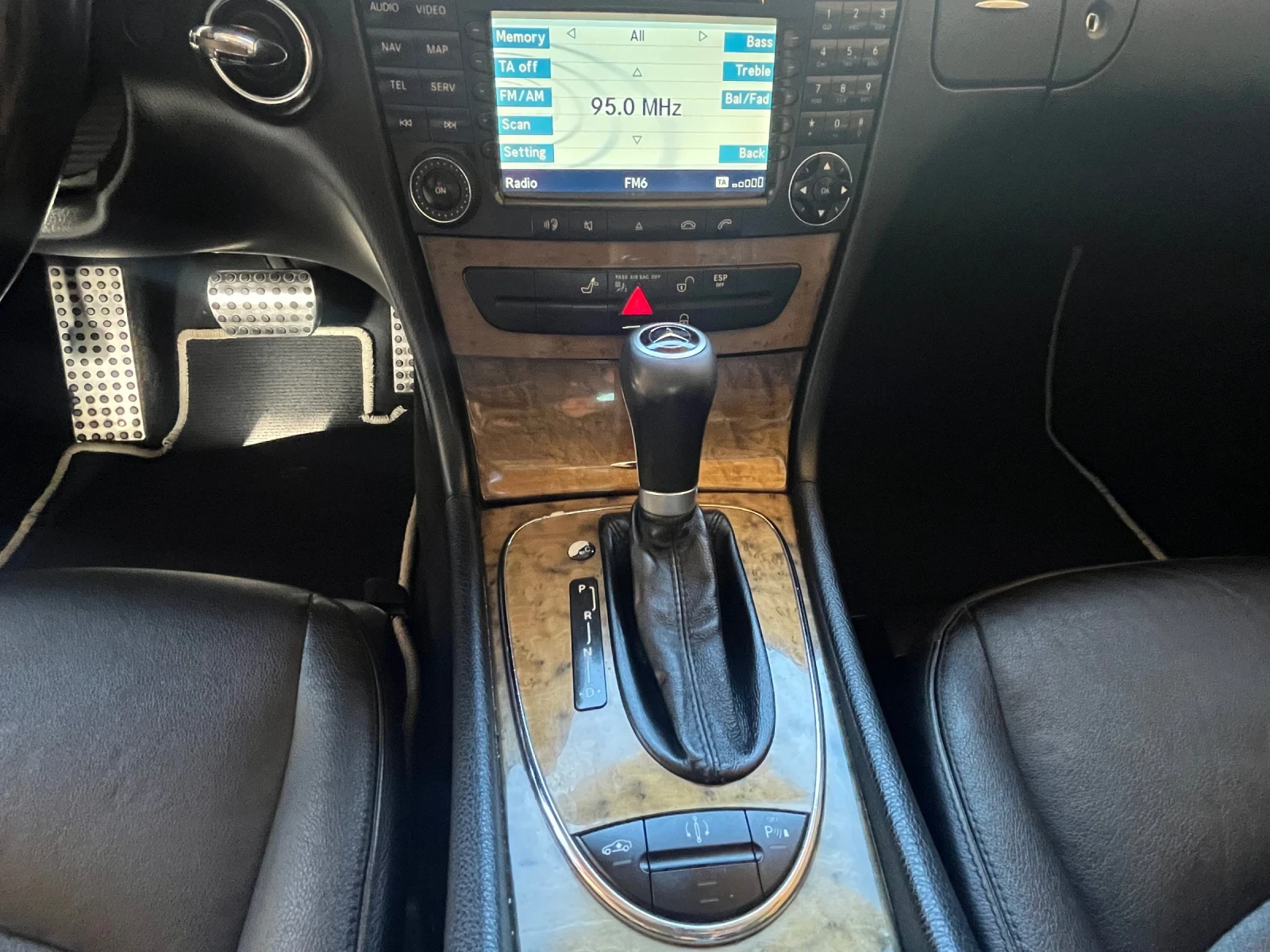 Mercedes-Benz E 320 CDI EVO, снимка 13 - Автомобили и джипове - 55646906