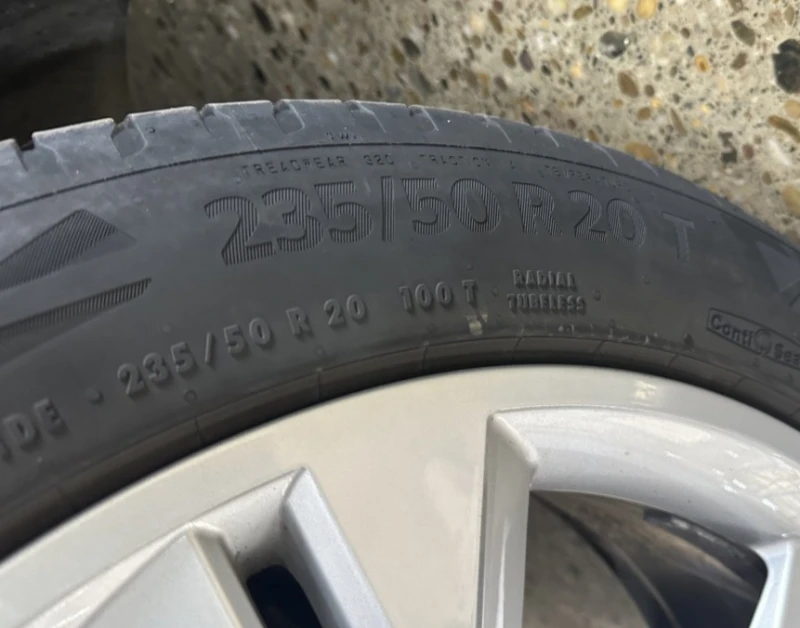 Audi Q4 40e-tron, Matrix, снимка 15 - Автомобили и джипове - 49778363