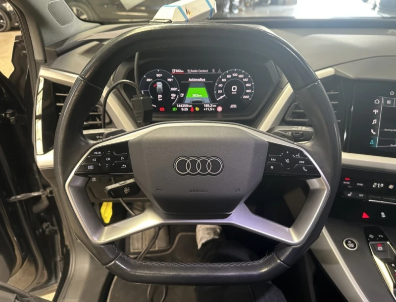 Audi Q4 40e-tron, Matrix, снимка 7 - Автомобили и джипове - 49778363