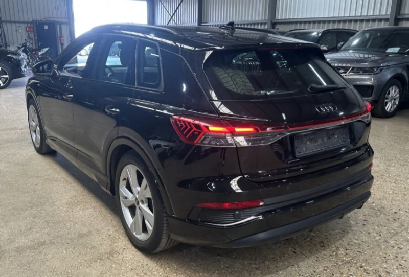 Audi Q4 40e-tron, Matrix, снимка 4 - Автомобили и джипове - 49778363