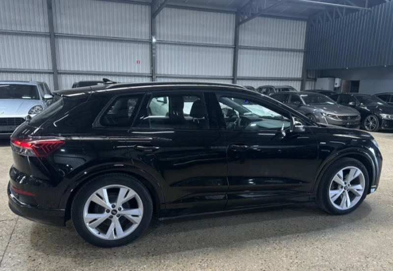 Audi Q4 40e-tron, Matrix, снимка 6 - Автомобили и джипове - 49778363