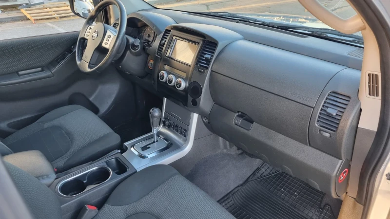 Nissan Navara 2.5 190к.с. Фейслифт, снимка 10 - Автомобили и джипове - 52289259