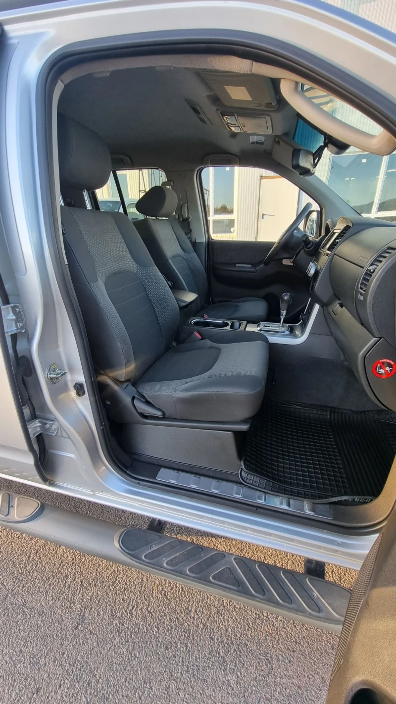 Nissan Navara 2.5 190к.с. Фейслифт, снимка 11 - Автомобили и джипове - 52289259
