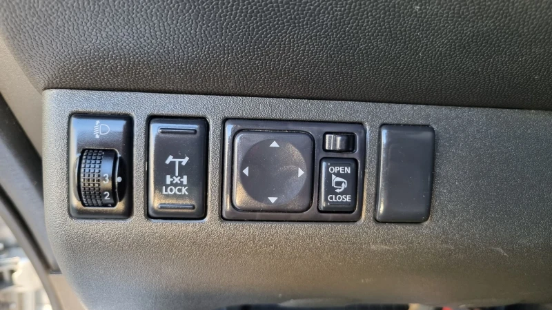 Nissan Navara 2.5 190к.с. Фейслифт, снимка 13 - Автомобили и джипове - 52289259