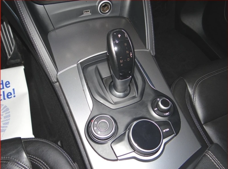 Alfa Romeo Stelvio Q4 SPORT АВТОКРЕДИТ, снимка 9 - Автомобили и джипове - 52850932