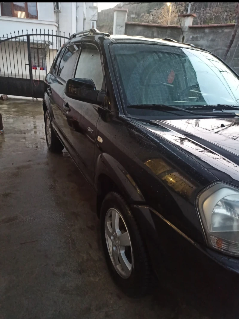 Hyundai Tucson 2.0  141k.c.  4x4 , снимка 4 - Автомобили и джипове - 53131503