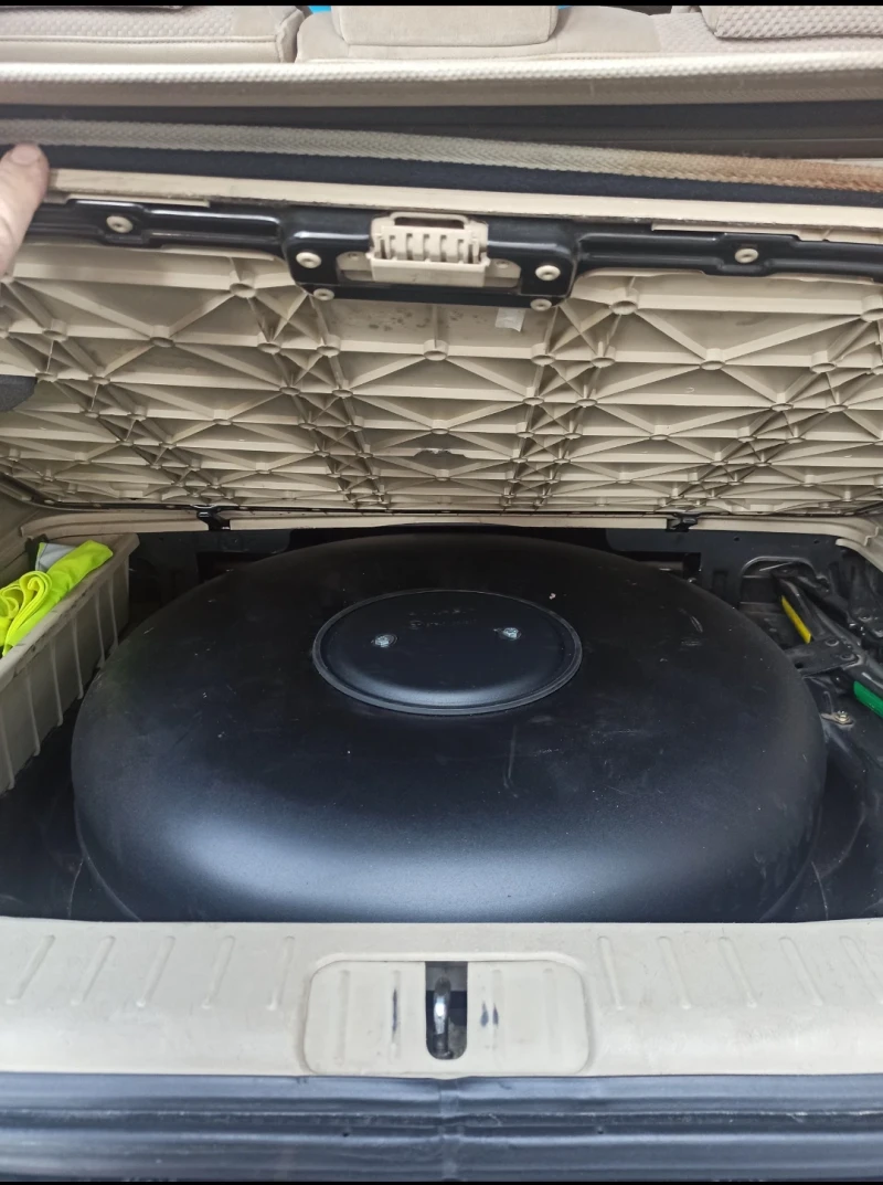 Hyundai Tucson 2.0  141k.c.  4x4 , снимка 6 - Автомобили и джипове - 53131503