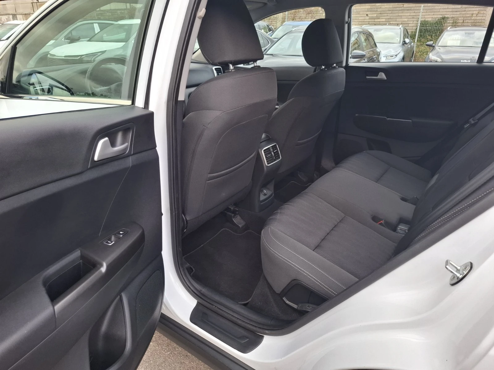 Kia Sportage 1.6 gdi  - изображение 7