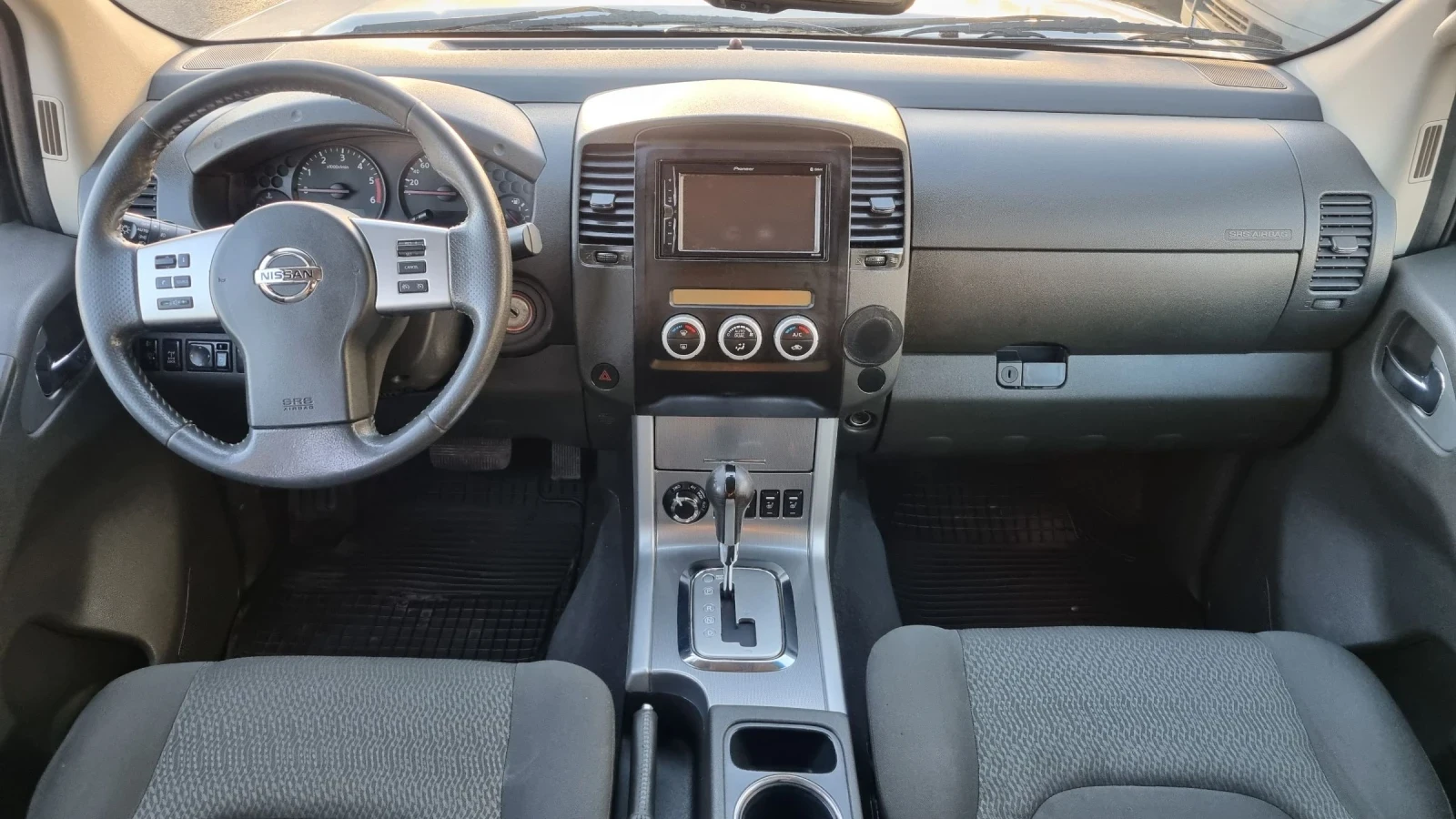 Nissan Navara 2.5 190к.с. Фейслифт - изображение 8