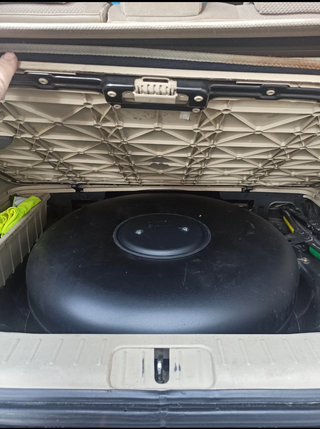 Hyundai Tucson 2.0  141k.c.  4x4  - изображение 6