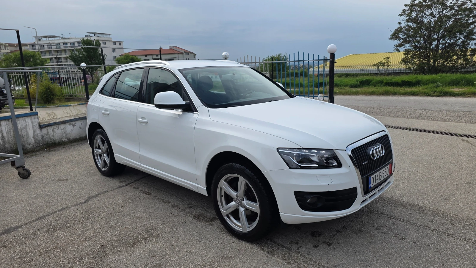 Audi Q5 2.0tdi, снимка 2 - Автомобили и джипове - 54457556
