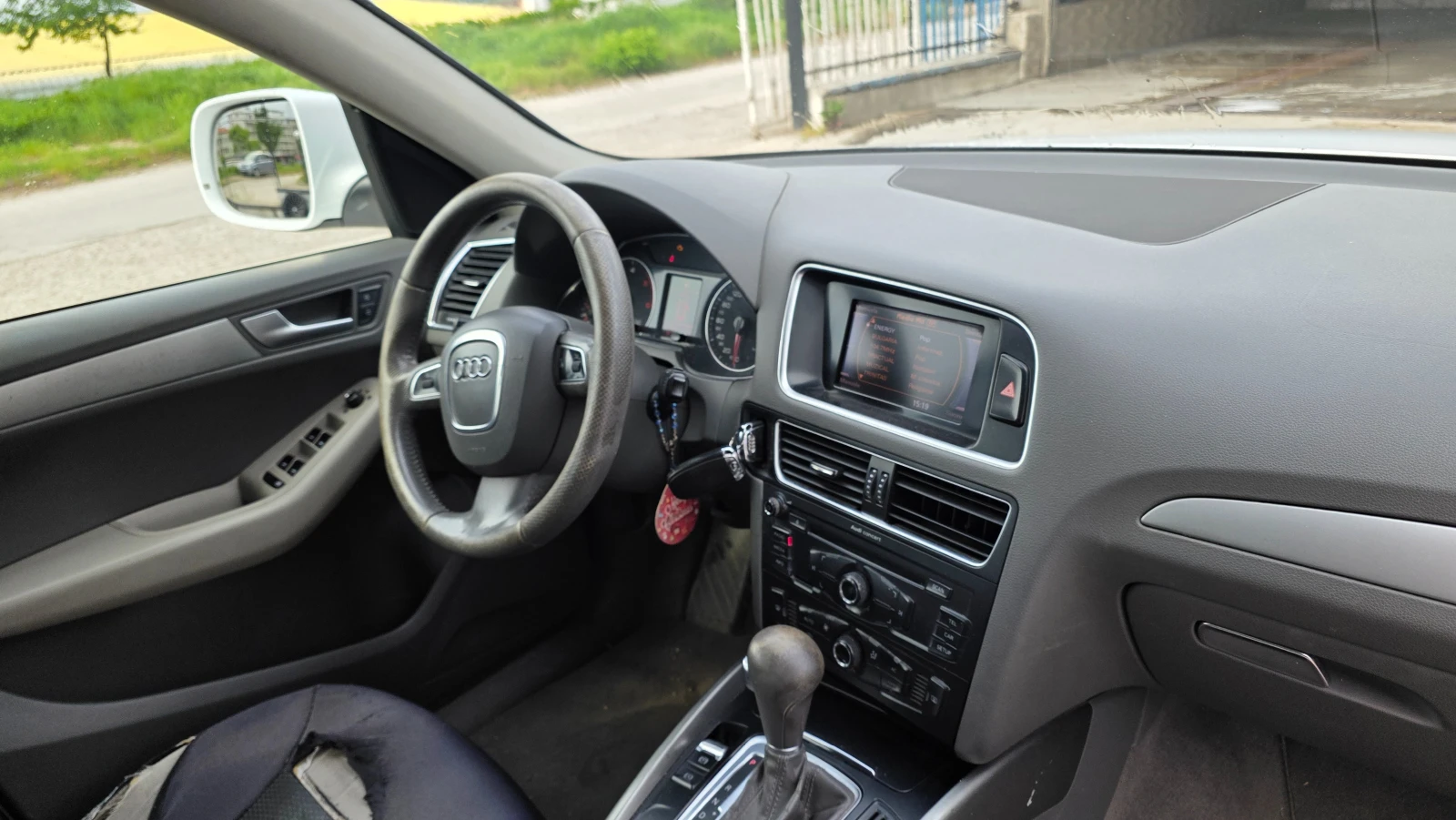 Audi Q5 2.0tdi, снимка 7 - Автомобили и джипове - 54457556