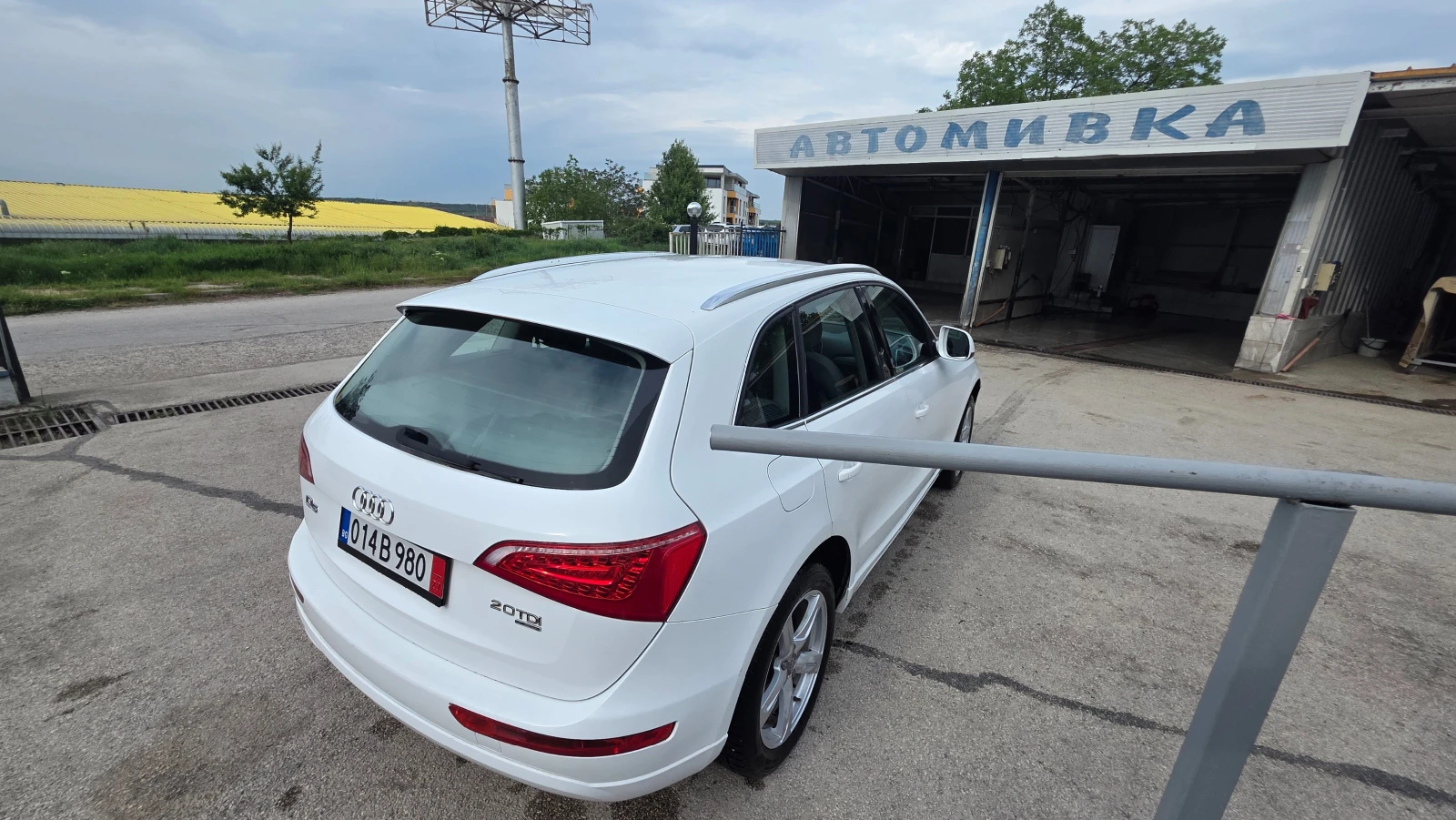 Audi Q5 2.0tdi, снимка 3 - Автомобили и джипове - 54457556