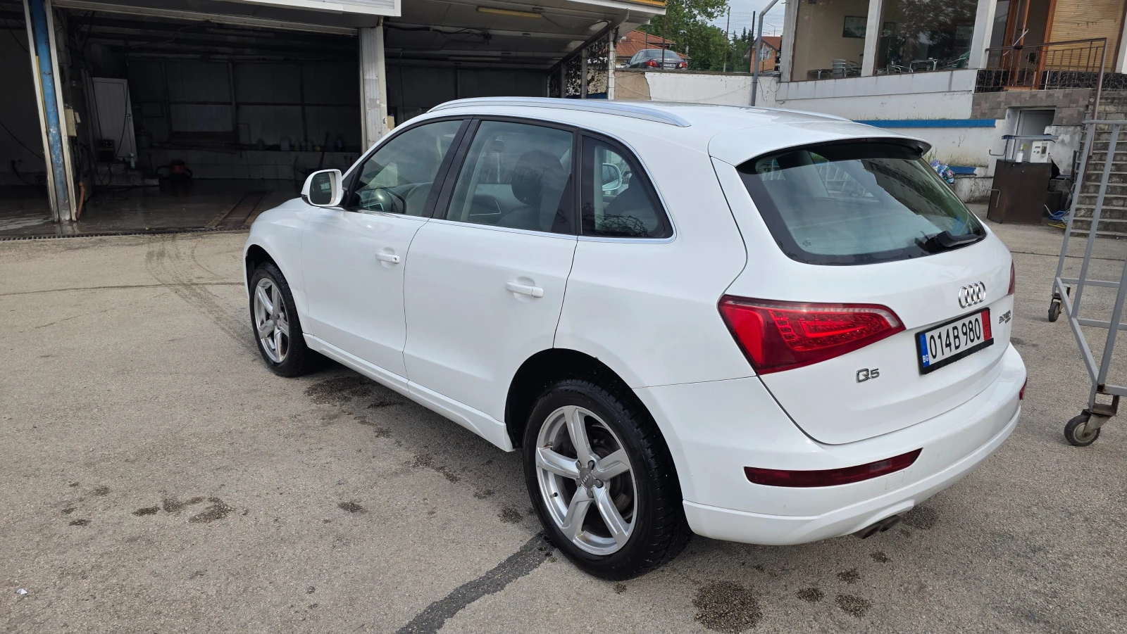 Audi Q5 2.0tdi, снимка 6 - Автомобили и джипове - 54457556