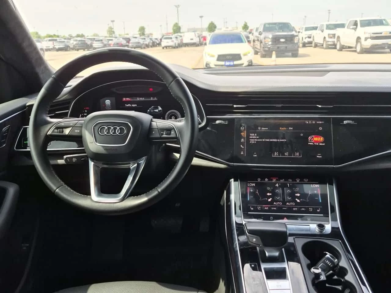 Audi Q8 * ЧЕРЕН МАТ * ФУЛ ЕКСТРИ * ПЕРФЕКТНО СЕРВИЗИРАНА *, снимка 10 - Автомобили и джипове - 55177779