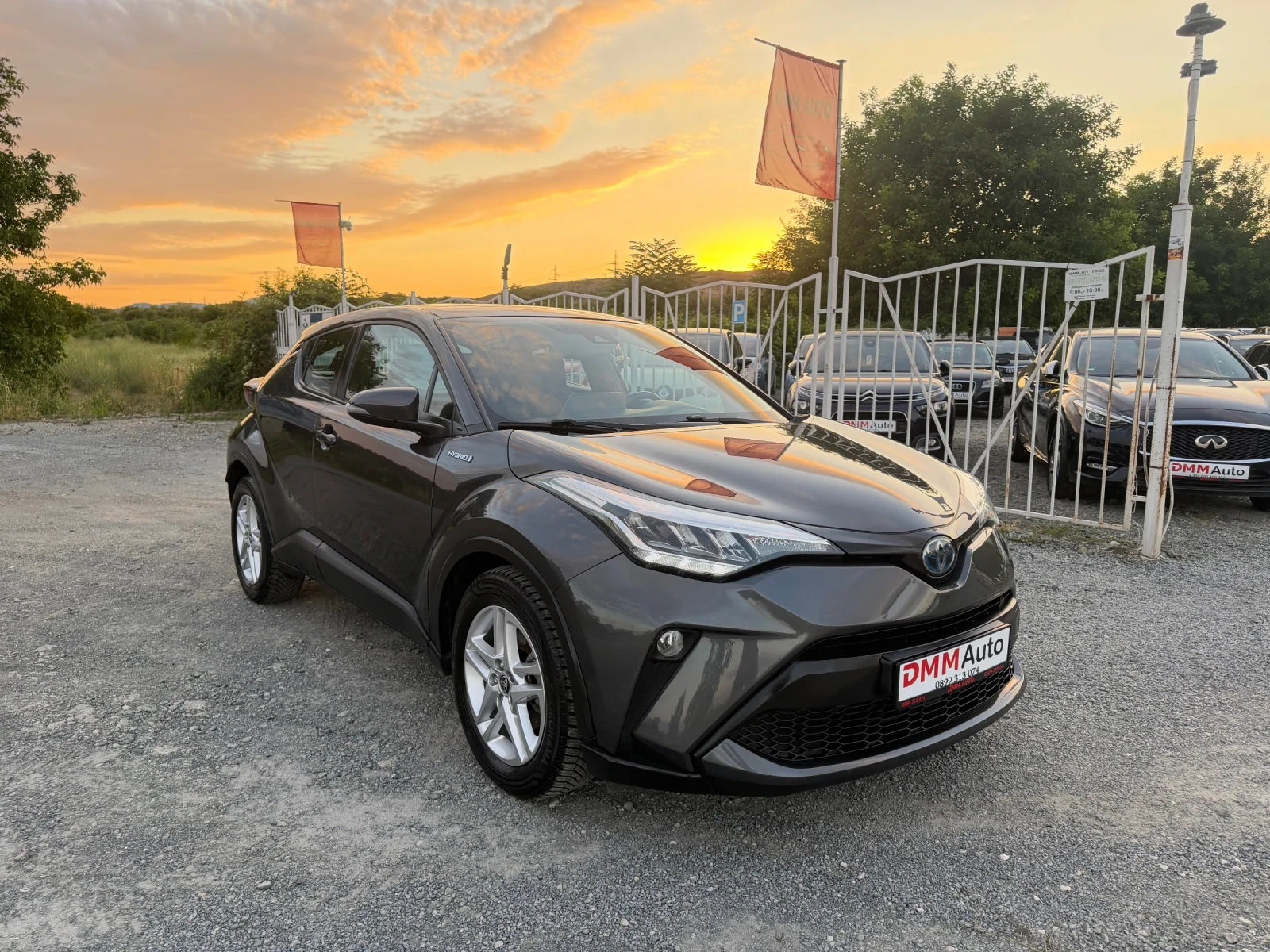 Toyota C-HR HYBRID / FACELIFT / ЕВРО6 / YOUTUBE / WAZE , снимка 3 - Автомобили и джипове - 55236962