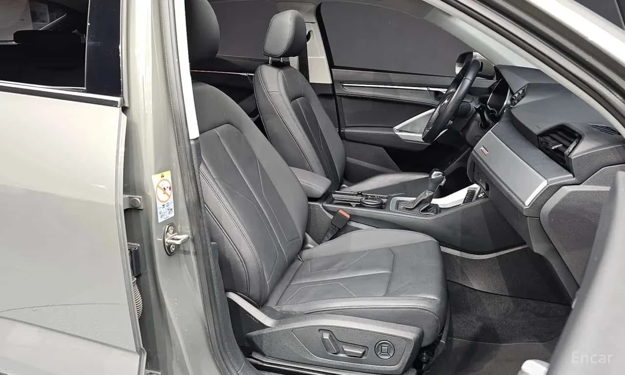 Audi Q3 * 35 TDI Premium Sportback * CARFAX * ЦЕНА ДО БГ, снимка 11 - Автомобили и джипове - 55508188