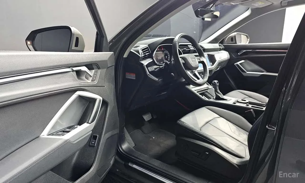 Audi Q3 * 35 TDI Premium Sportback * CARFAX * ЦЕНА ДО БГ, снимка 10 - Автомобили и джипове - 55508188