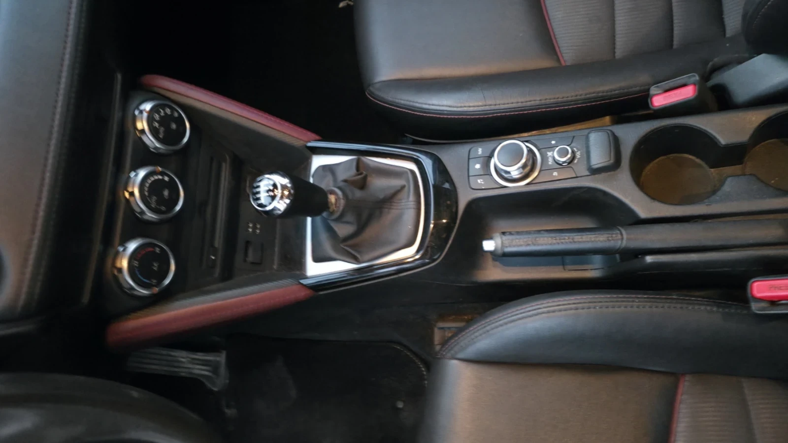 Mazda CX-3, снимка 11 - Автомобили и джипове - 55642114