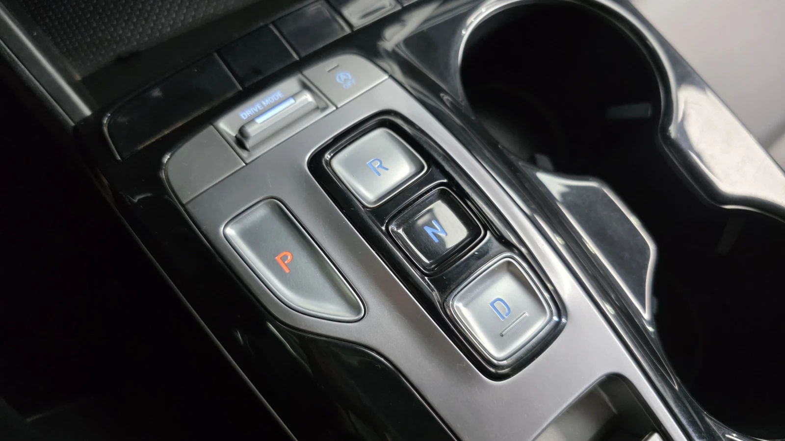 Hyundai Tucson Diesel 2.0 2WD Modern autogeorge.com, снимка 13 - Автомобили и джипове - 55720193