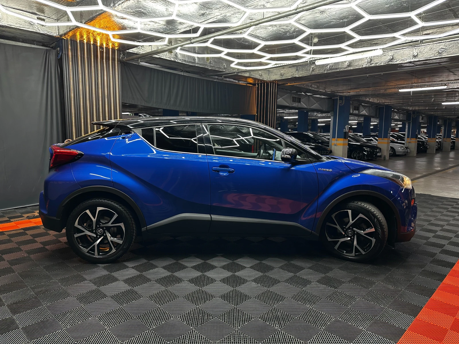 Toyota C-HR 1.8 Hybrid/JBL | Mobile.bg � ����������� 4