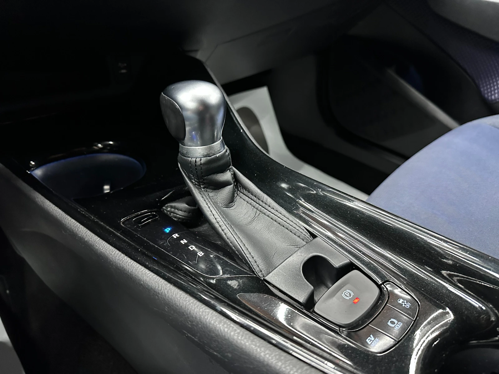 Toyota C-HR 1.8 Hybrid/JBL | Mobile.bg � ����������� 10