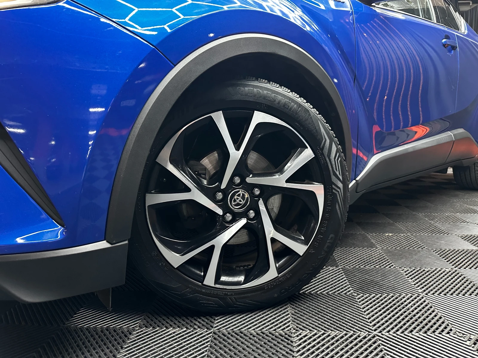 Toyota C-HR 1.8 Hybrid/JBL | Mobile.bg � ����������� 2